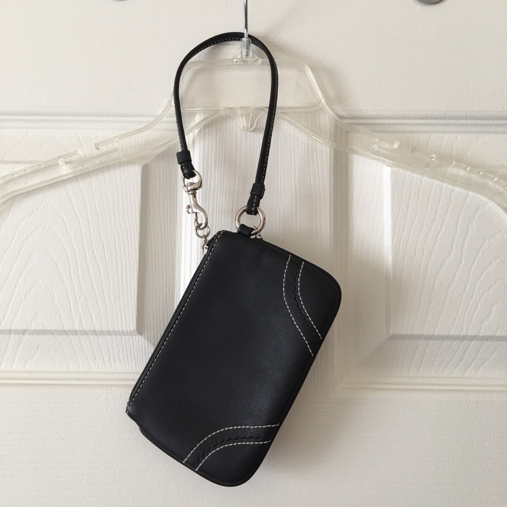 Vintage Coach Black Leather Wristlet (RARE) - Picture 13 of 14